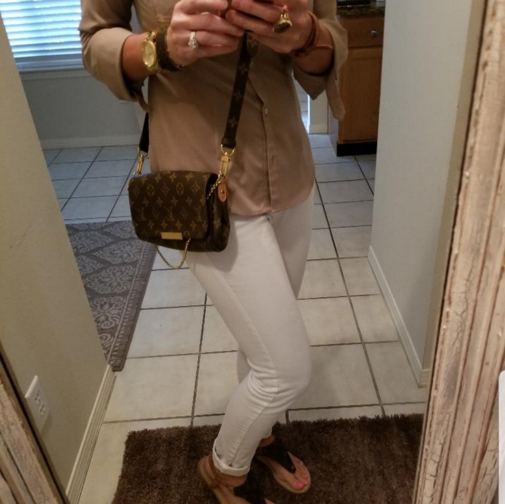 💚Authentic💚 LV Favorite PM "NO TRADES"